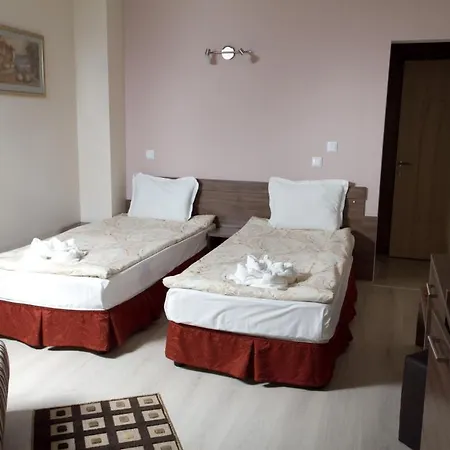 ゲストハウス Dobi 3*